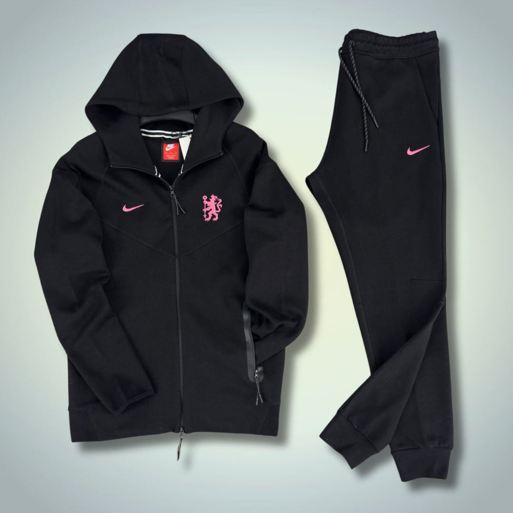 Dres męski Nike Liverpool Tech Fleece, czarny. Model 2024. Jakość premium