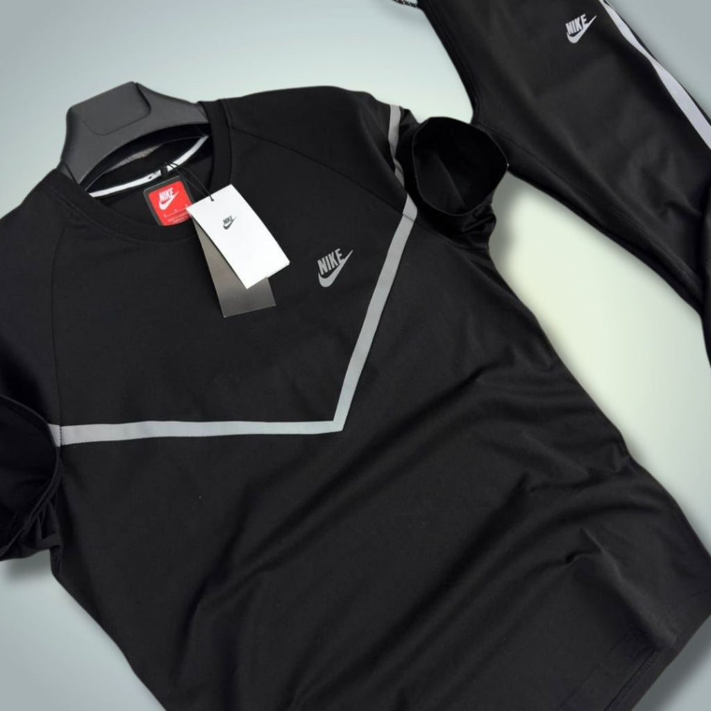 Reflective Tech Komplet letni męski Nike Reflective Tech Fleece w kolorze czarnym. Jak ...