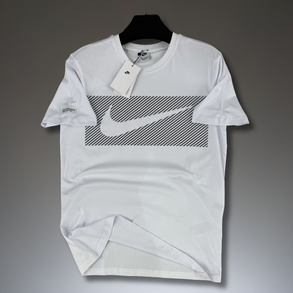Męska biała koszulka Nike Performance. Jakość premium