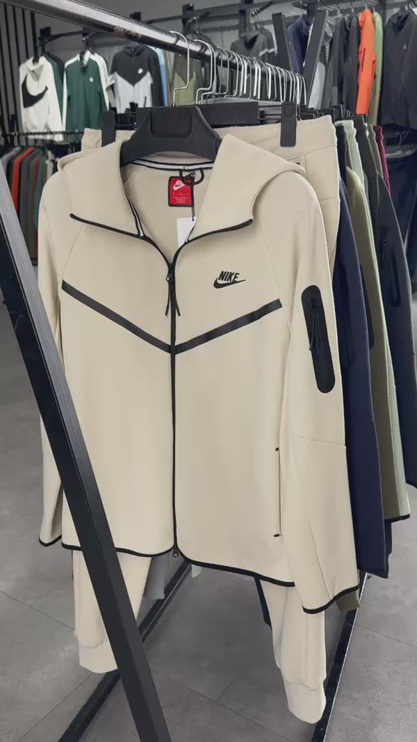 Dres męski Nike Tech Fleece, klasyczny szary. Model 2024. Jakość premium