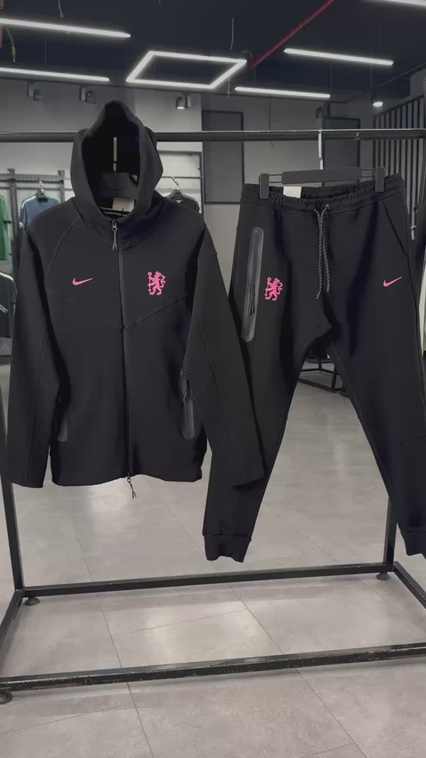 Dres męski Nike Liverpool Tech Fleece, czarny. Model 2024. Jakość premium