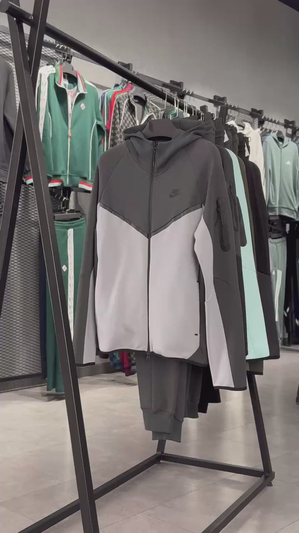 Nike Tech Fleece męski dres, grafitowo-czarny, czerwone logo. Model 2024. Premium jakość