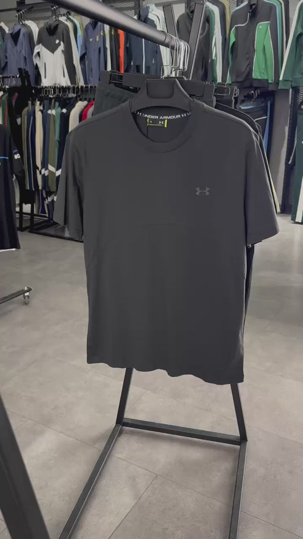 Komplet męski Under Armour ze spodenkami, kolor oliwkowy. Jakość premium