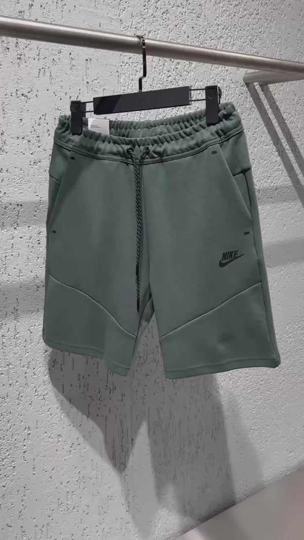 Męskie spodenki Nike Tech Fleece, grafitowe. Model 2024. Jakość premium