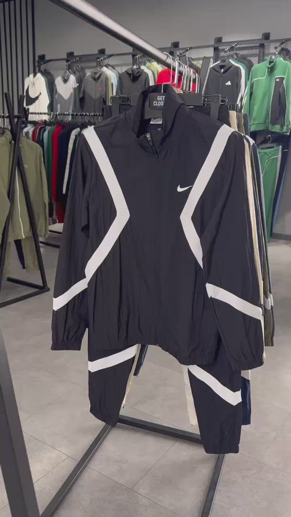 Męski tkany dres Nike w kolorze złamanej bieli. Jakość premium
