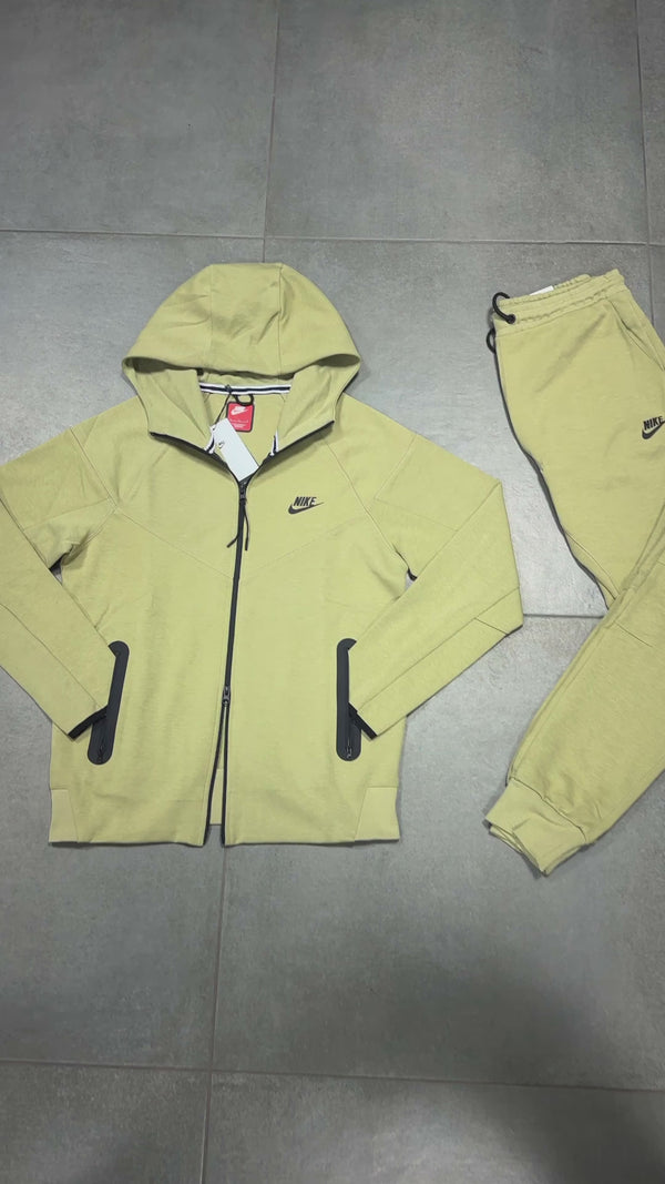 Męski dres Nike Tech Fleece, oliwkowozielony. Model 2023. Najwyższa jakość